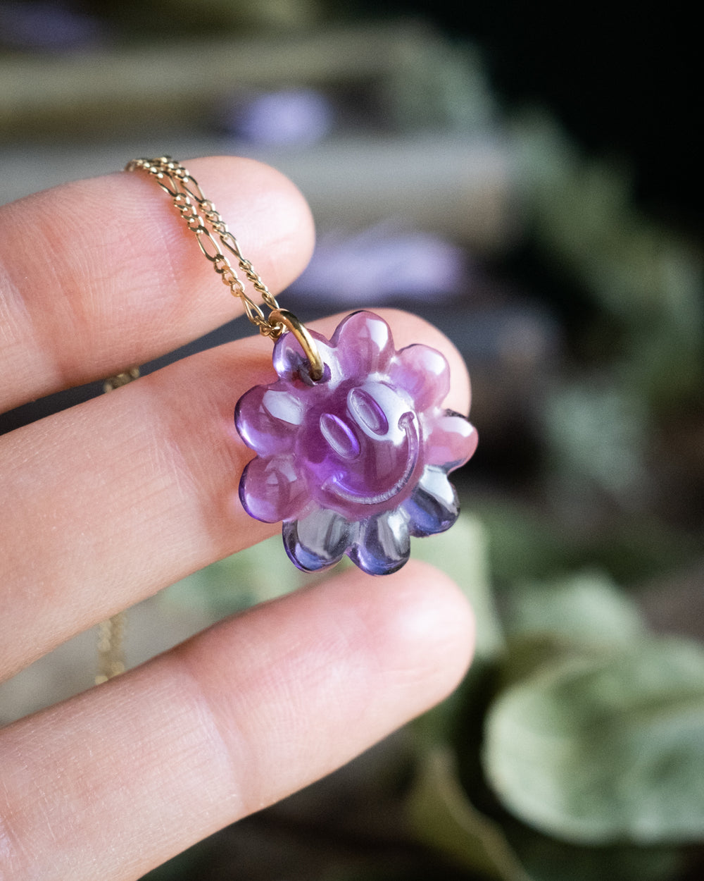 Amethyst Hand Carved Groovy Flower Necklace - The Healing Pear