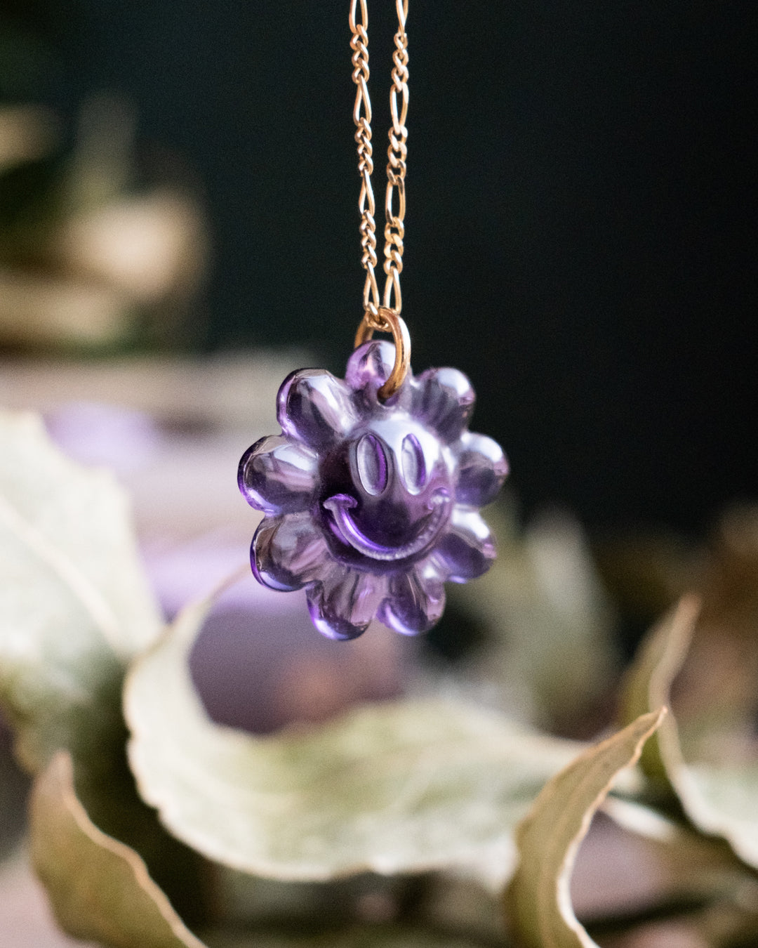 Amethyst Hand Carved Groovy Flower Necklace - The Healing Pear