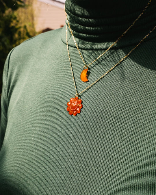 Clear Quartz Hand Carved Groovy Flower Necklace - The Healing Pear