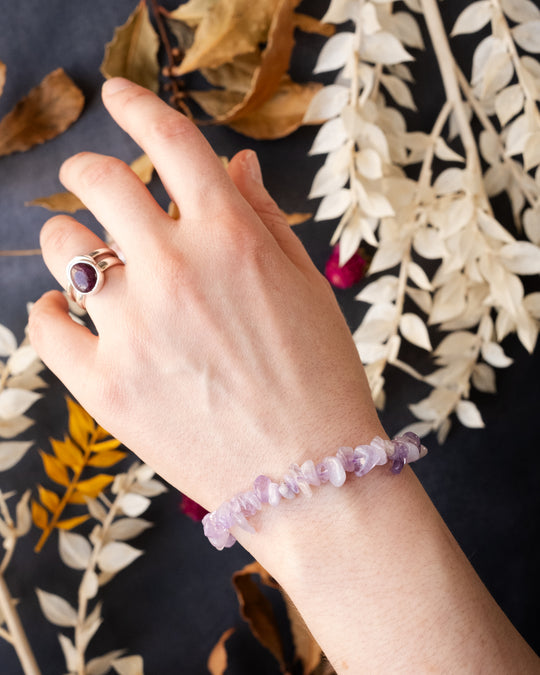 Lavender Amethyst Chip Bracelet - The Healing Pear
