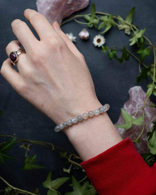 Moon Labradorite Round Bead Bracelet 6mm - The Healing Pear