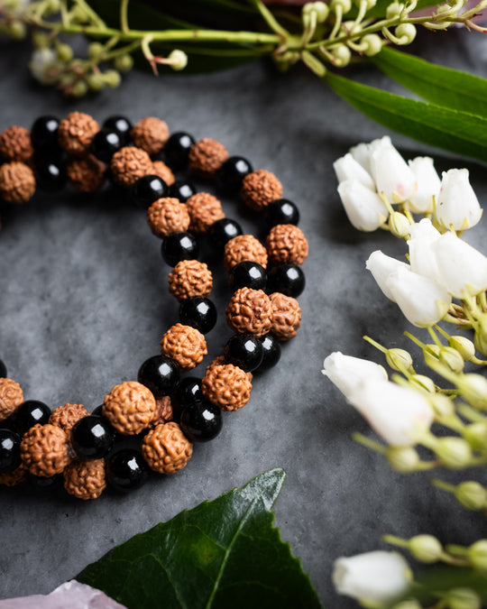 Red Rudraksha &amp; Black Onyx Round Bead Bracelet - The Healing Pear