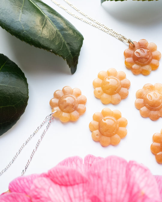 Yellow Agate Hand Carved Groovy Flower Necklace - The Healing Pear