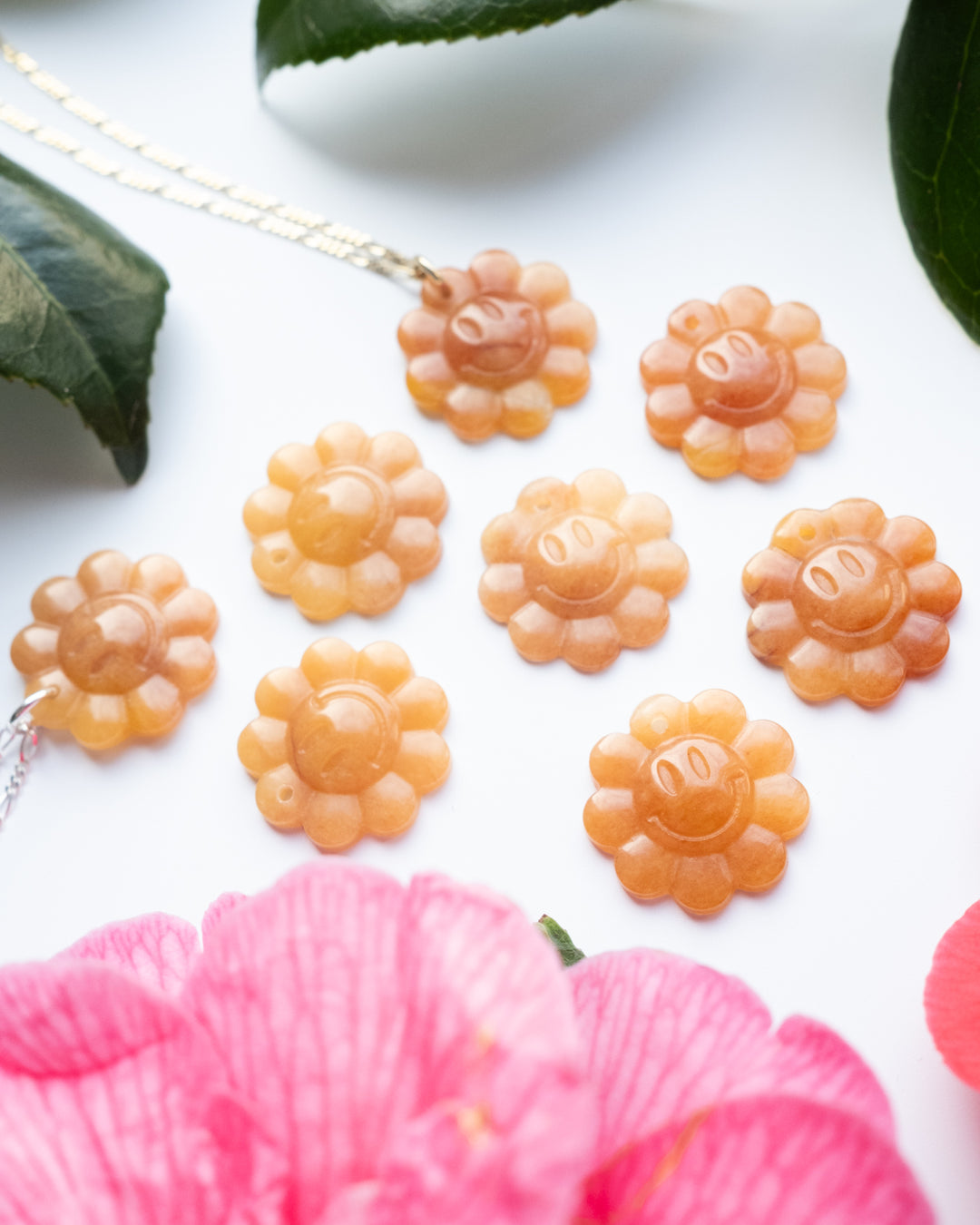 Yellow Agate Hand Carved Groovy Flower Necklace - The Healing Pear