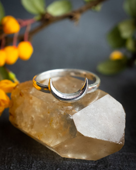 Sterling Silver Crescent Moon Ring - The Healing Pear